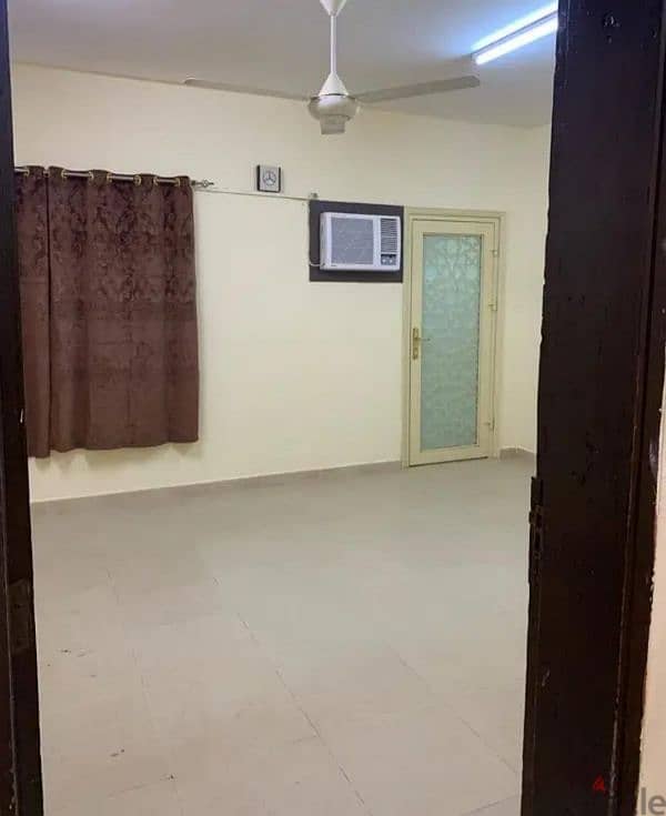 apartment for ren in alkhoud 7 _شقة للايجار بالخوض السابعه 4