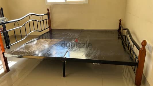 KING SIZE BED WITHOUT MATRESS