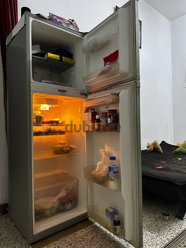 Well maintained 246 ltr fridge for sale 2