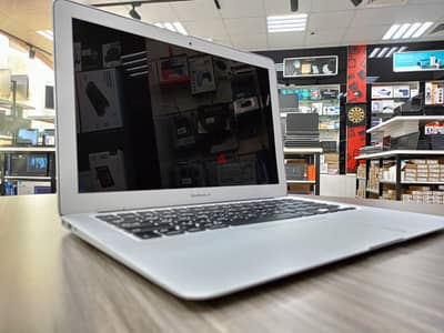 Macbook Air 2017 Model Core i5 8GB Ram 128GB SSD 13.3 Inch