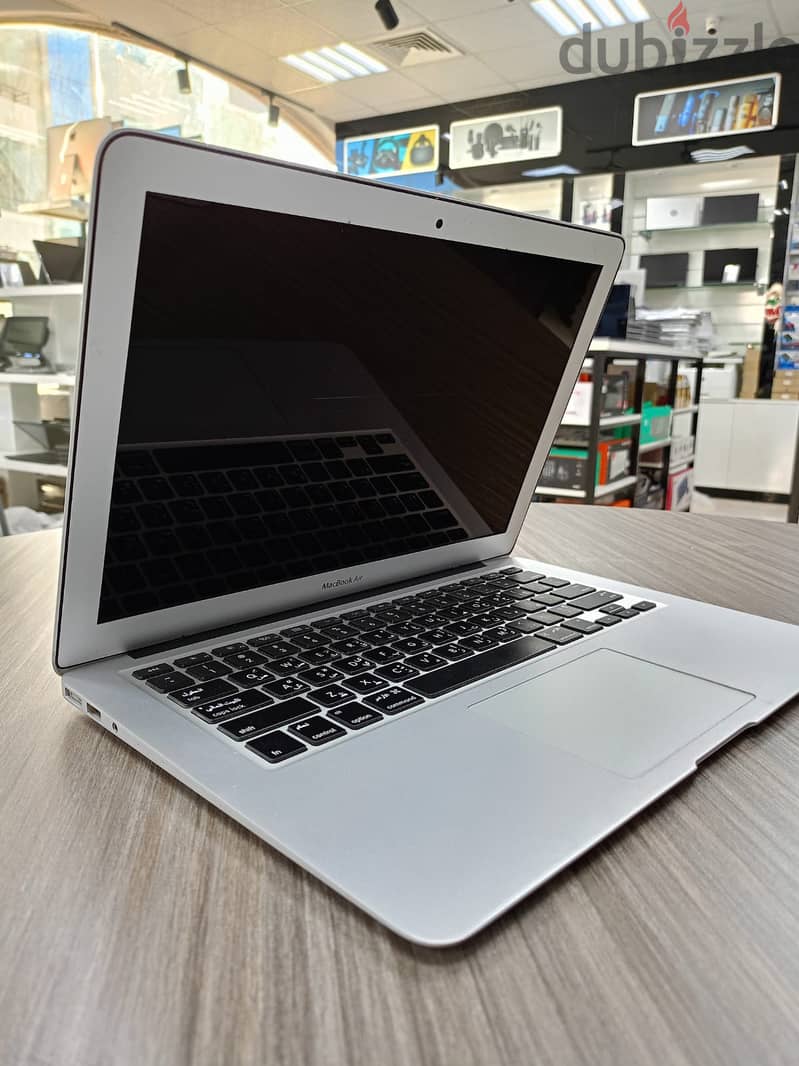 Macbook Air 2017 Model Core i5 8GB Ram 128GB SSD 13.3 Inch 3