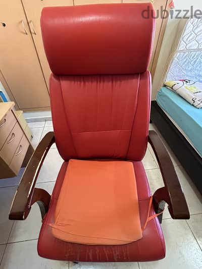 Executive chair in good condition for sale