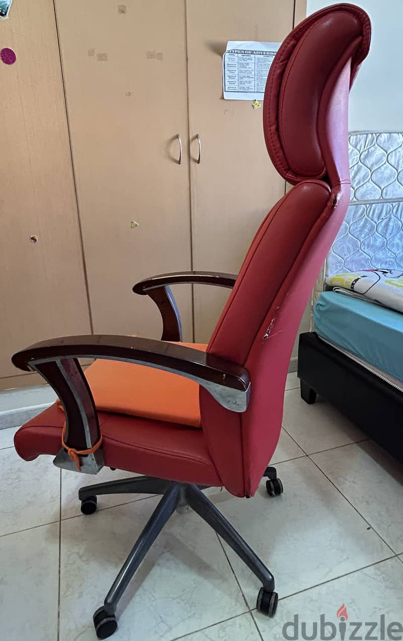 Executive chair in good condition for sale 1