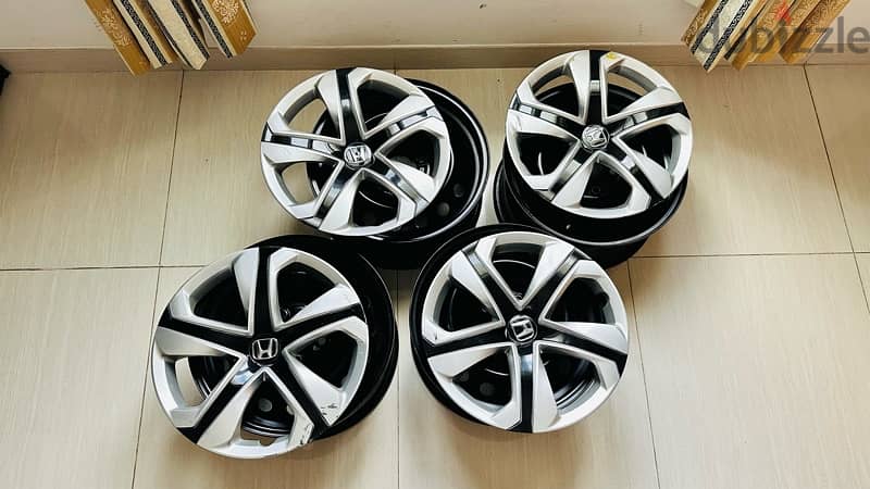 Honda Civic 2017 Original Rims and Caps 1