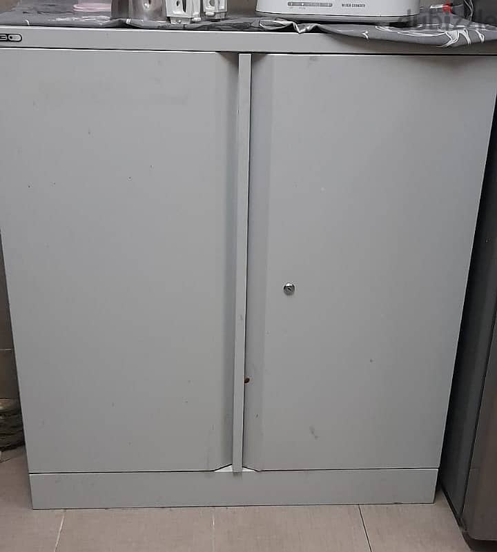 Steel Cuboard & Steel Kitchen Cabinet &Gas Cylinder for Sales (R. O. 75) 3