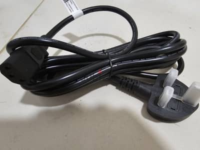 powercable with 3 prongUK plug