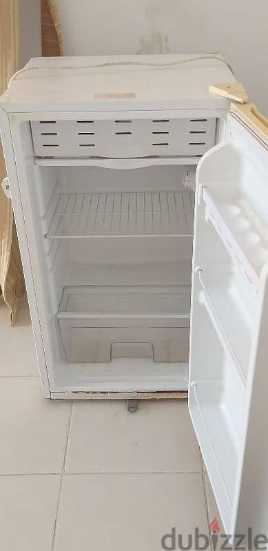 Small fridge single door 1