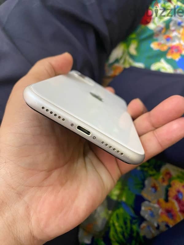 iphone 11 128 neat and clean excellent condition for sale no open 3