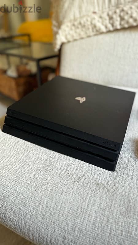 PS4 pro 1TB 1