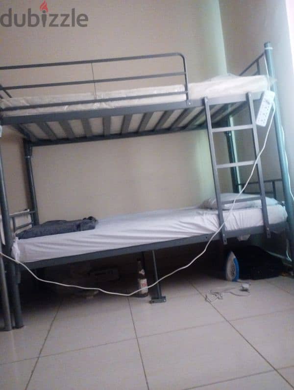 bed space in dormitory available 0