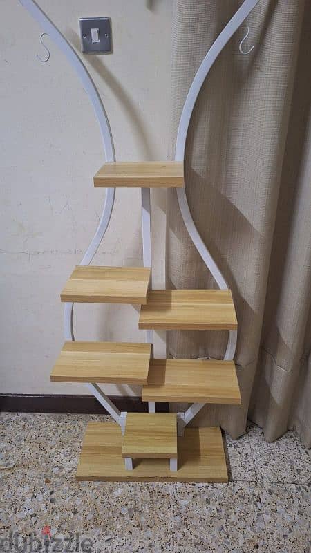 plant stand 0