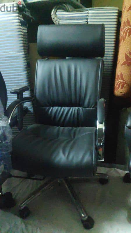 Used and New Office Chairs Mix Quantity 4