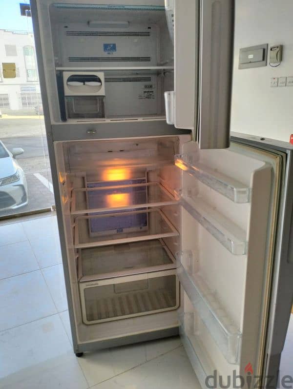 hitachi dibble door fridge same like new 4