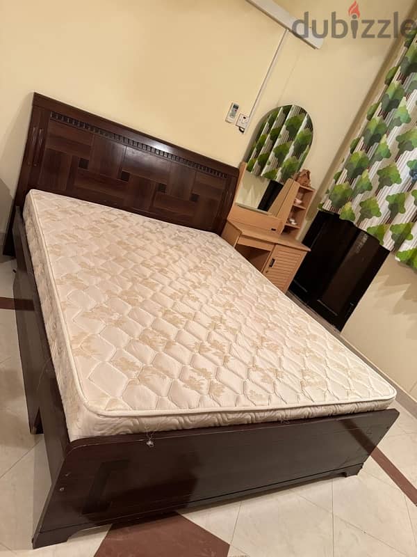 Queen Bed– sturdy and comfortable 3