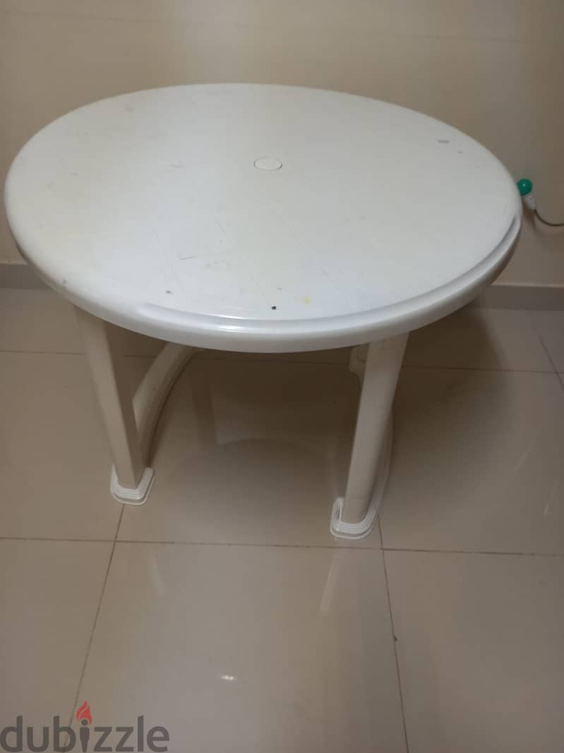 Used Sofa(3+1+1), Used Centre Table & Plastic Round Table for Sale 9