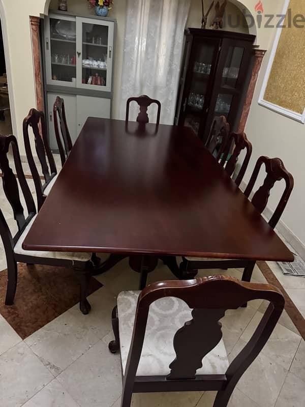 8-Seater Dining Table for Sale – Excellent Condition! 3