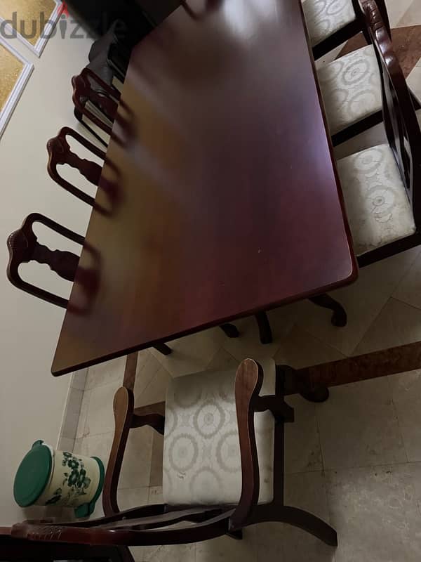 8-Seater Dining Table for Sale – Excellent Condition! 4