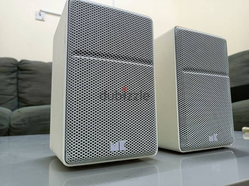 M & K SX7 Stereo speaker 1