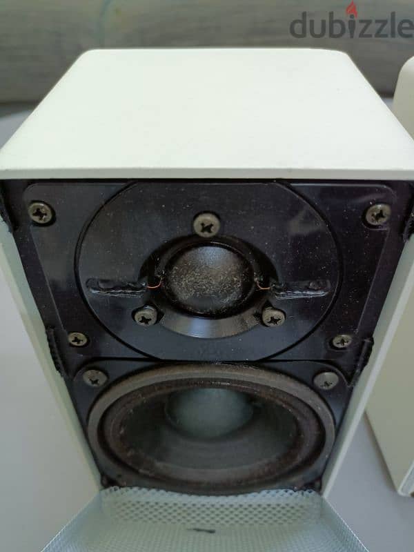 M & K SX7 Stereo speaker 3