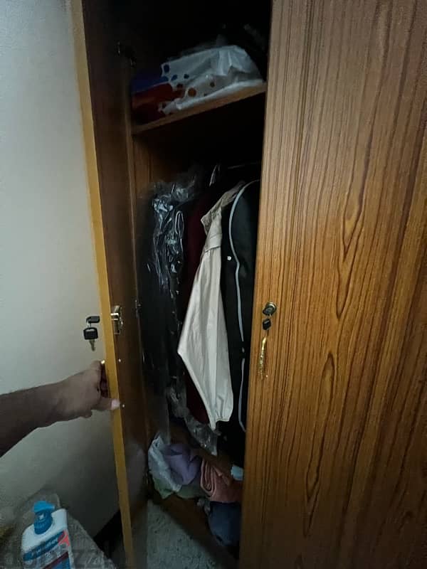 3 door Cupboard 4