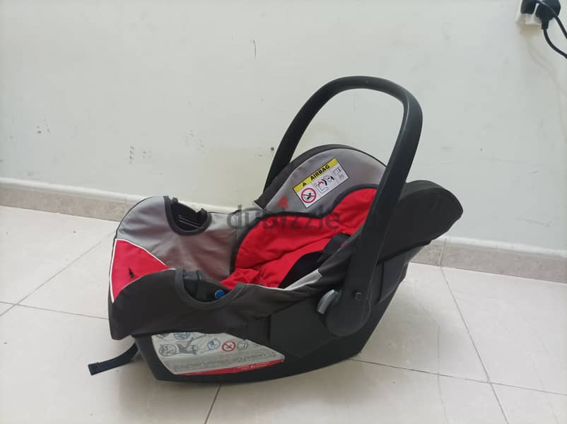 Child car seater 1