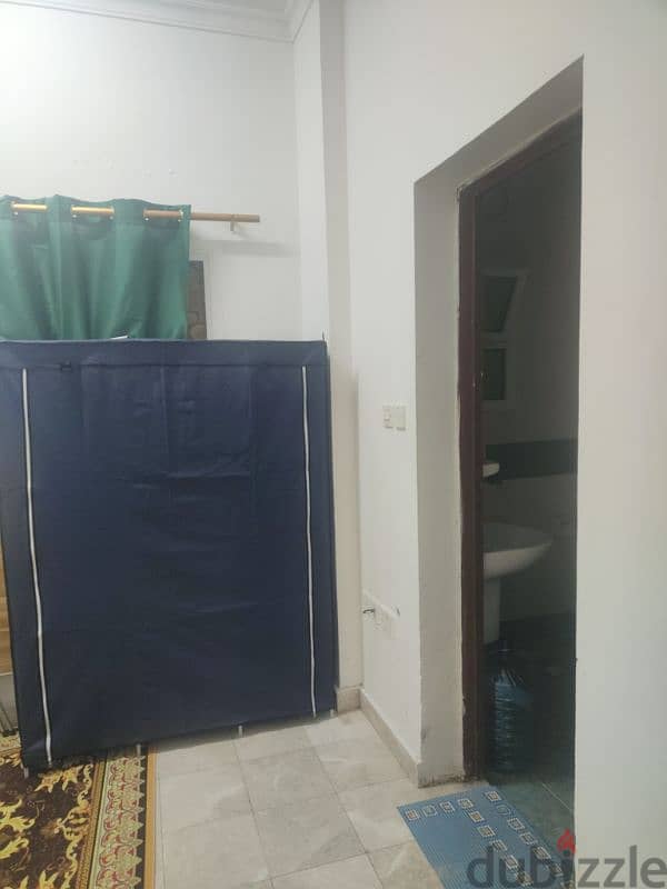 Room for rent 90. OMR 4