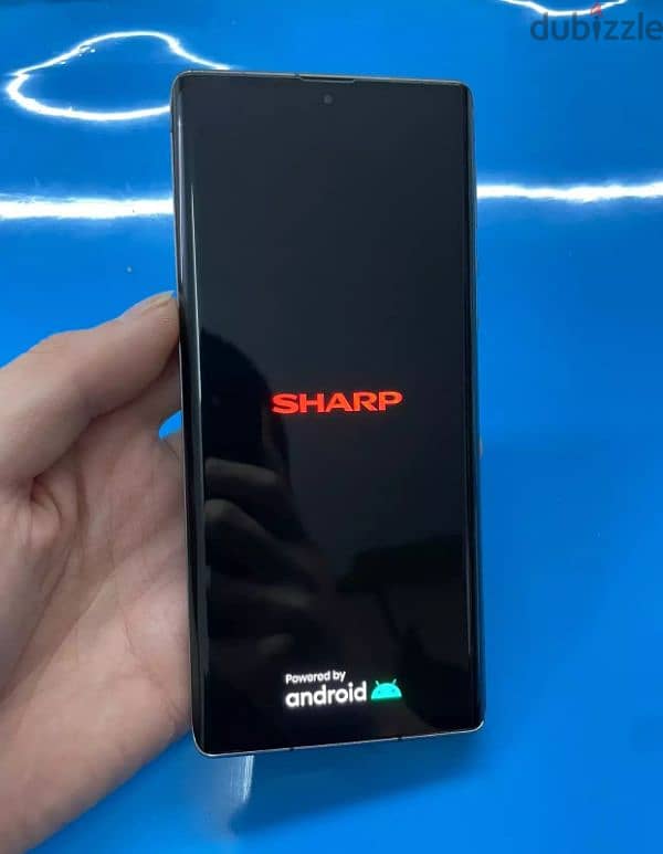 Sharp Aquos R6 1