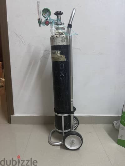 Oxygen cylinder