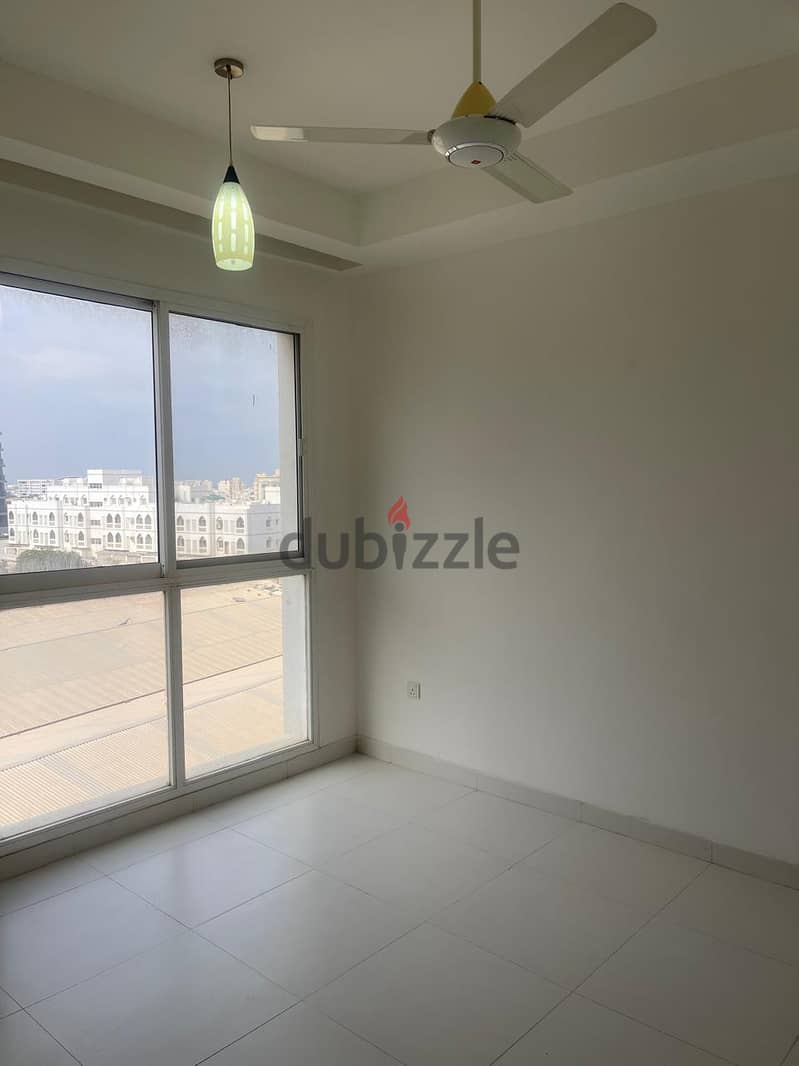 FLAT FOR RENT IN GHALA/شقة للايجار في منطقة غلاء التجارية 2