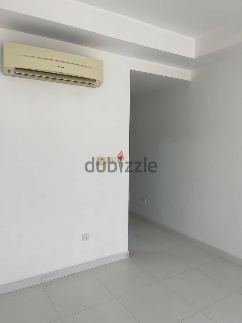 FLAT FOR RENT IN GHALA/شقة للايجار في منطقة غلاء التجارية 6