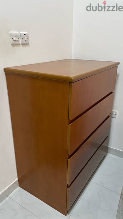 Chest of drawers