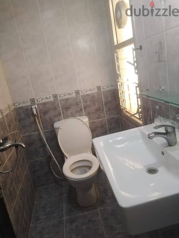 شقة للإيجار في الخويرfalt for Rent in Alkhawair 4