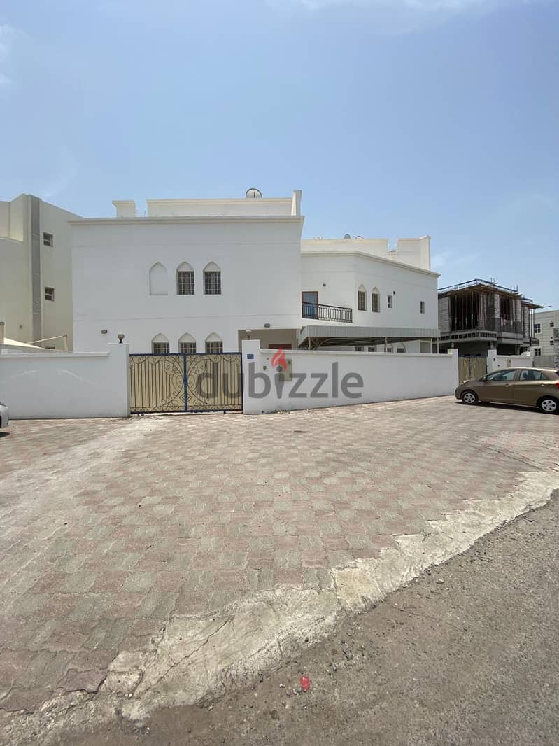 SR-DV -723" Premium Quiet Villa to Let in Al Mawaleh South 0