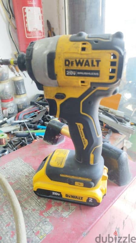 Sell DeWalt havy Cheger Drill masin with out cheger. . 0