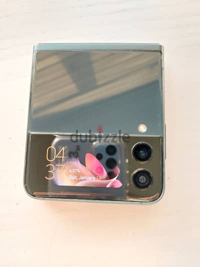 Galaxy Z Flip3 New condition سامسونج قابل للطي بحالة الوكالة