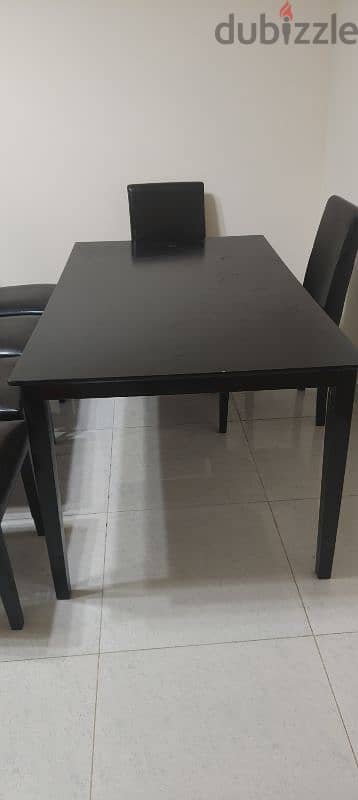 6 seater Dinning table for sale 3