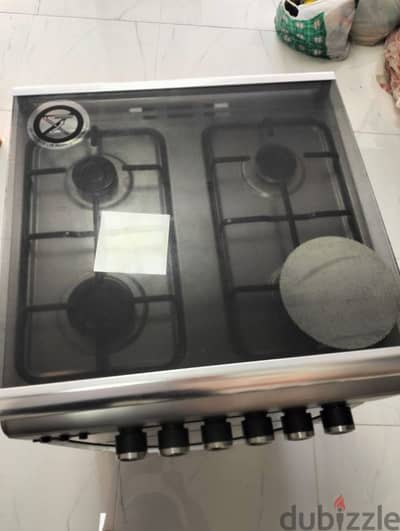 4 burner oven  neet and clean condition