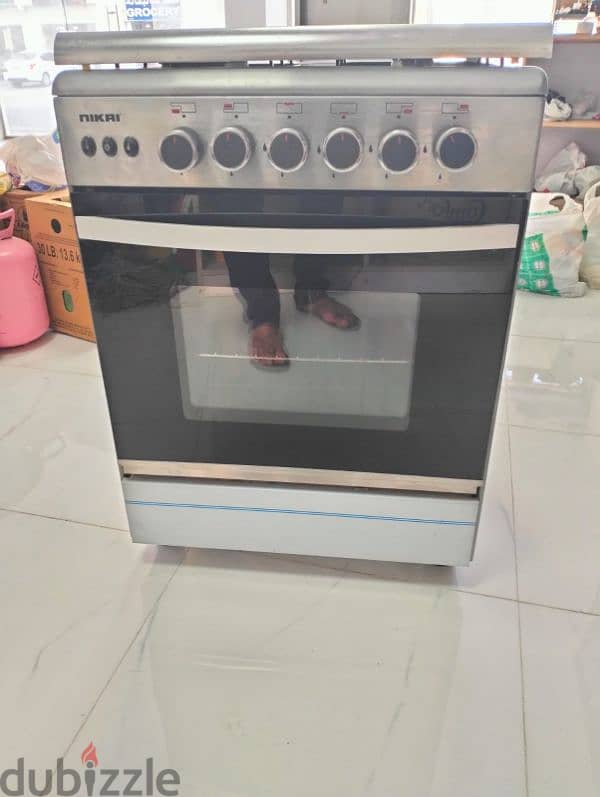 4 burner oven  neet and clean condition 1