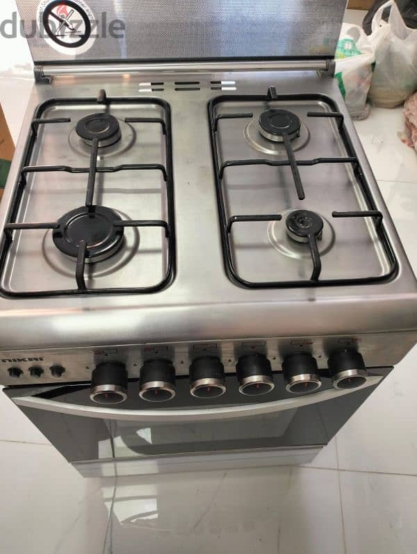 4 burner oven  neet and clean condition 2