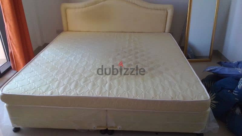 Double bed 0