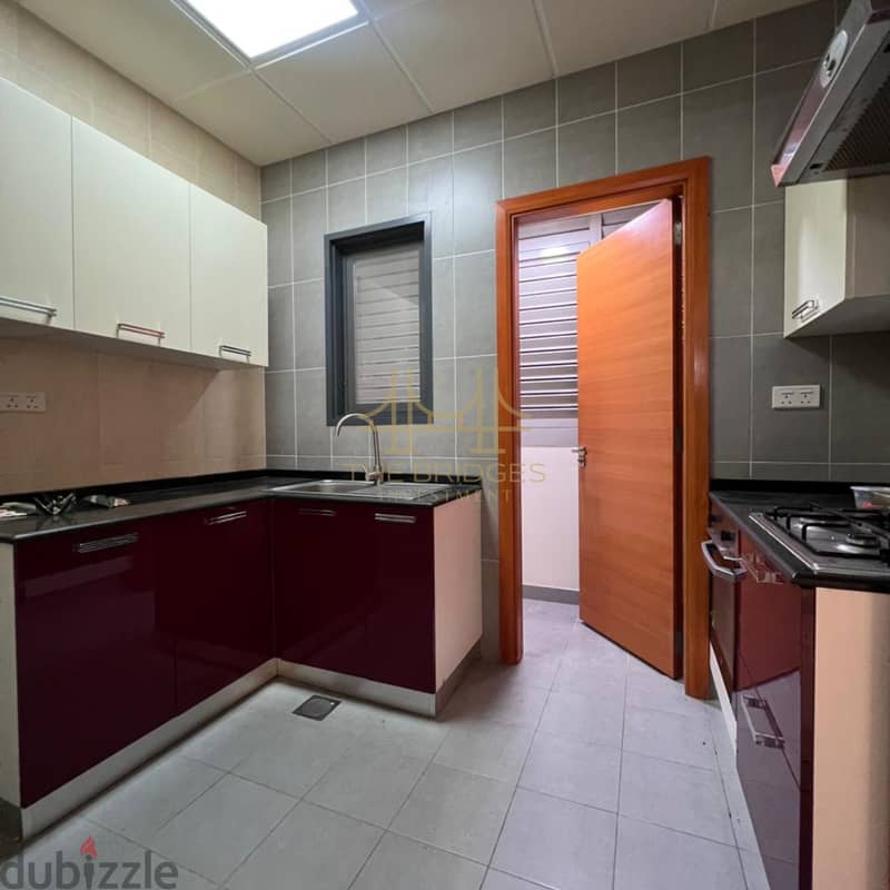 Luxurious 1 BR Apartment in AL Khuwair 7