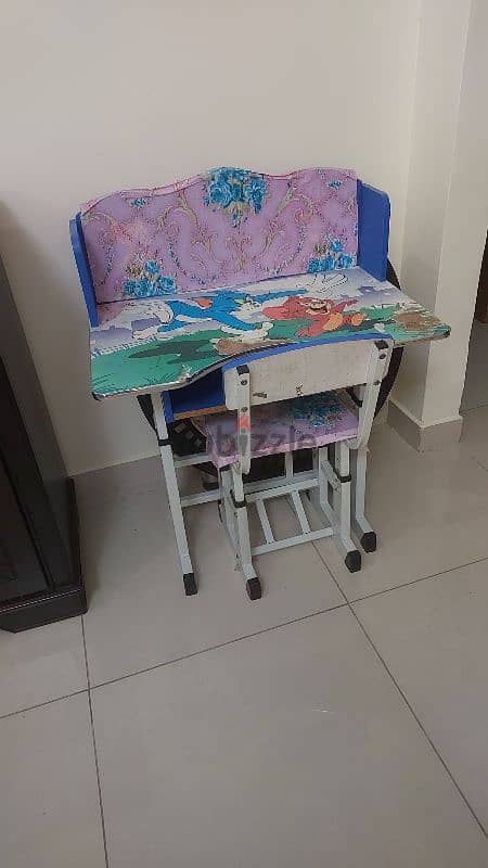 study table for kids 0