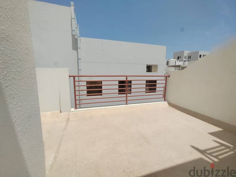 For rent a villa in Telal Al Qurum near Sultan Center 8