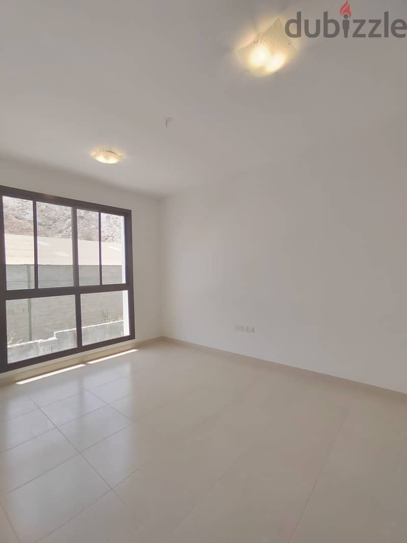 For rent a villa in Telal Al Qurum near Sultan Center 12