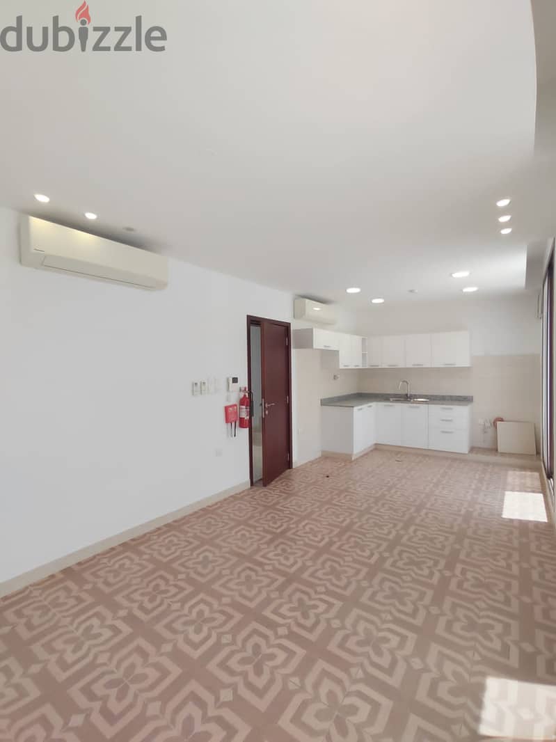 For rent a villa in Telal Al Qurum near Sultan Center 17