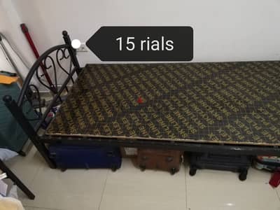 Single metal bed