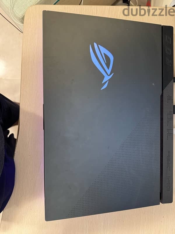 Asus Rog G Strix 713 Gaming Laptop 2