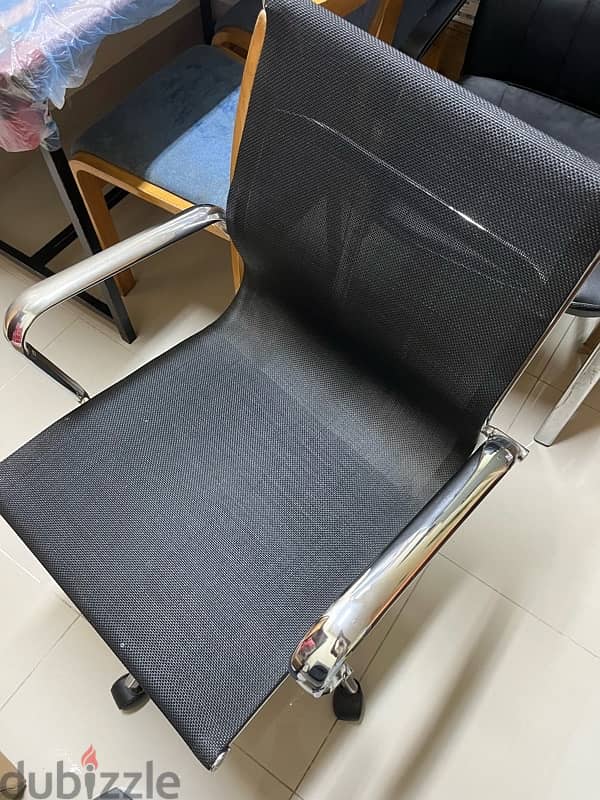 Revolving Office Chairs for Sale 0