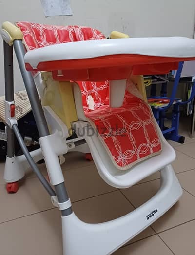 Giggles babies feeding chair