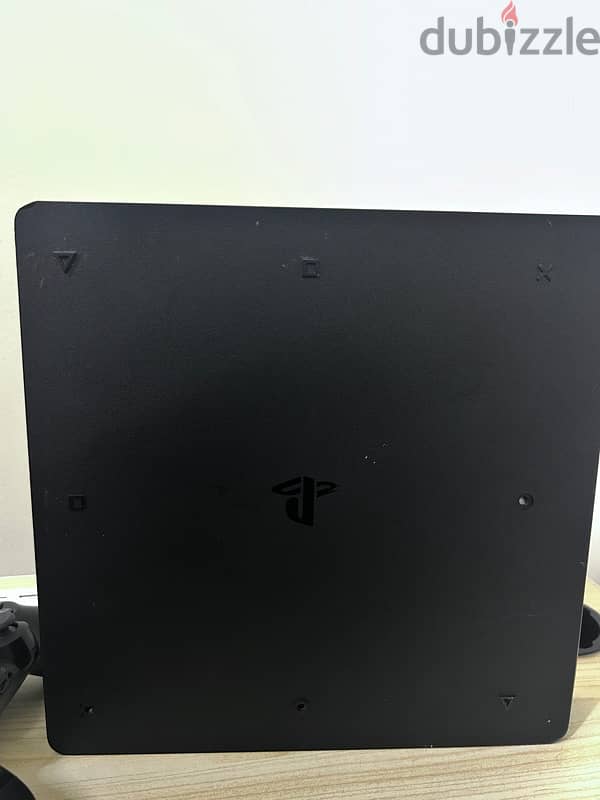 ps4 slim ممتازة و بحالة جيدة 3